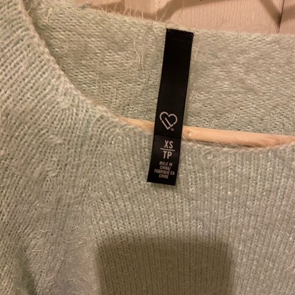 Scoop neck mint blue sweater. - Picture 3 of 4